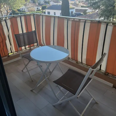 Апартаменты Joli Pres De La Мандельё-ла-Напуль